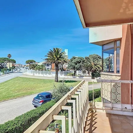 Apartamento Modern & Comfy - 4min Walk, Balcony, 3 Bedroom