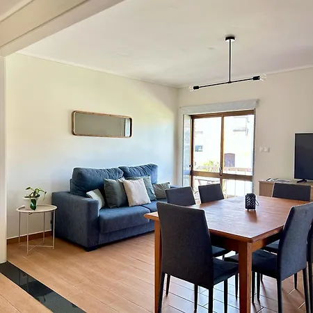 Apartamento Modern & Comfy - 4min Walk, Balcony, 3 Bedroom *