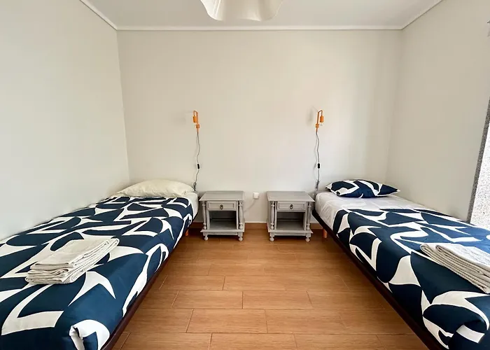 Lejlighed Modern & Comfy - 4min Walk, Balcony, 3 Bedroom Gafanha da Nazaré